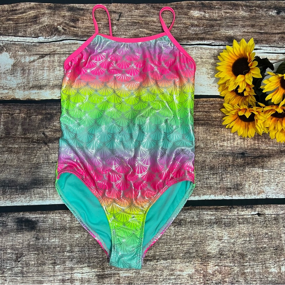 Girls one piece bathing suit by Wonder Nation is like new Size 7 / 8